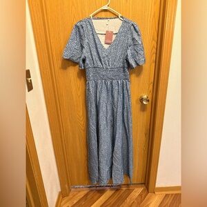 Macy's Blue Floral Maxi Dress! Gorgoues!